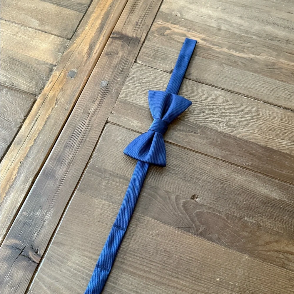 Izod Navy Bow Tie
